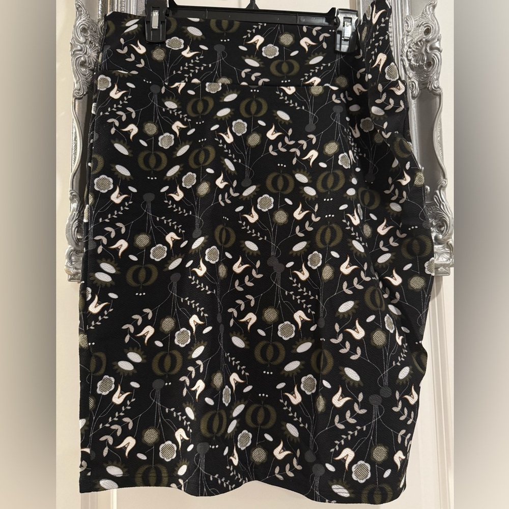 LuLaRoe Large Cassie Pencil Floral Skirt